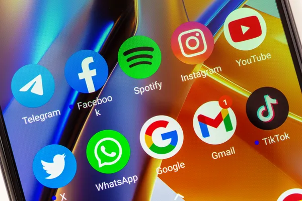 Advertisers reviewing Meta Advantage Plus campaign changes and new AI features