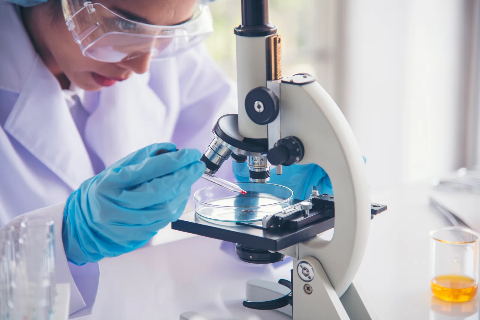 Oncologist reviewing a treatment plan with a patient during a consultation